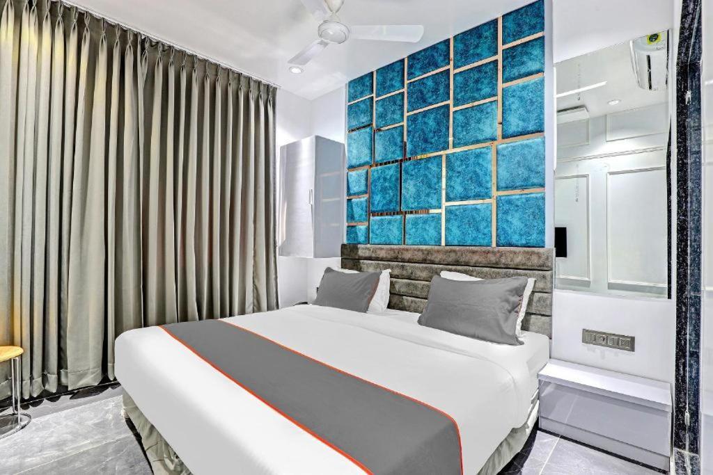 Hotel The Lowell Surat Exterior foto